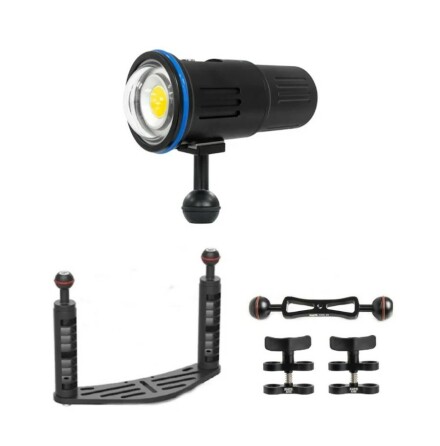This video light package including an 8000 lumen underwater light that get you started taking bright, sharp, and colourful underwater videos and a sturdy tray with double handles. Max depth: 100 meters.