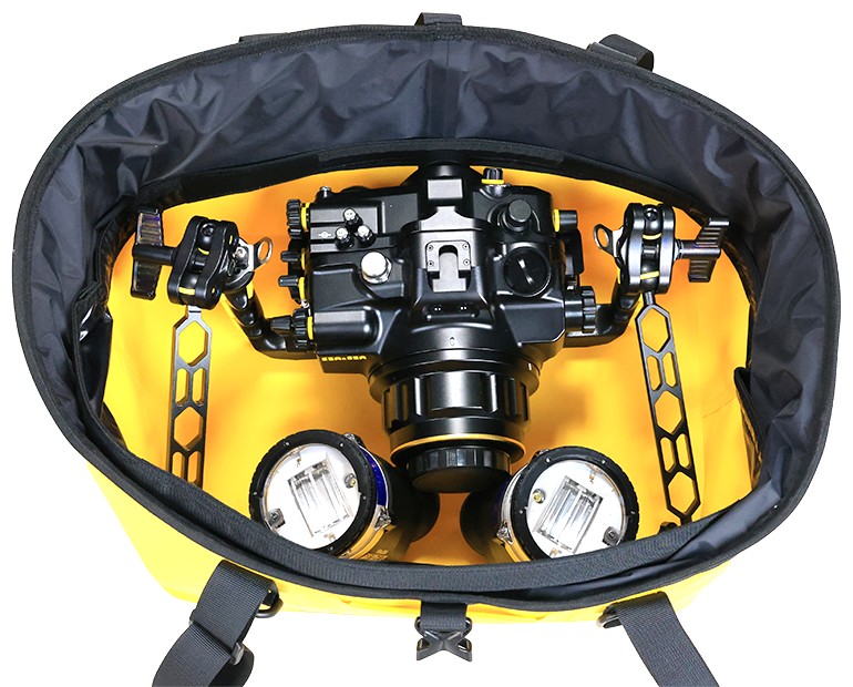 Mega tote and housing